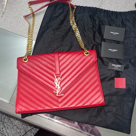 Saint Laurent

ENVELOPE LEATHER CROSSBODY BAG - Picture 12 of 16